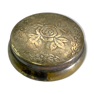 Antique box in silver metal pill box vintage powder magazine pink carving on top origin Italy