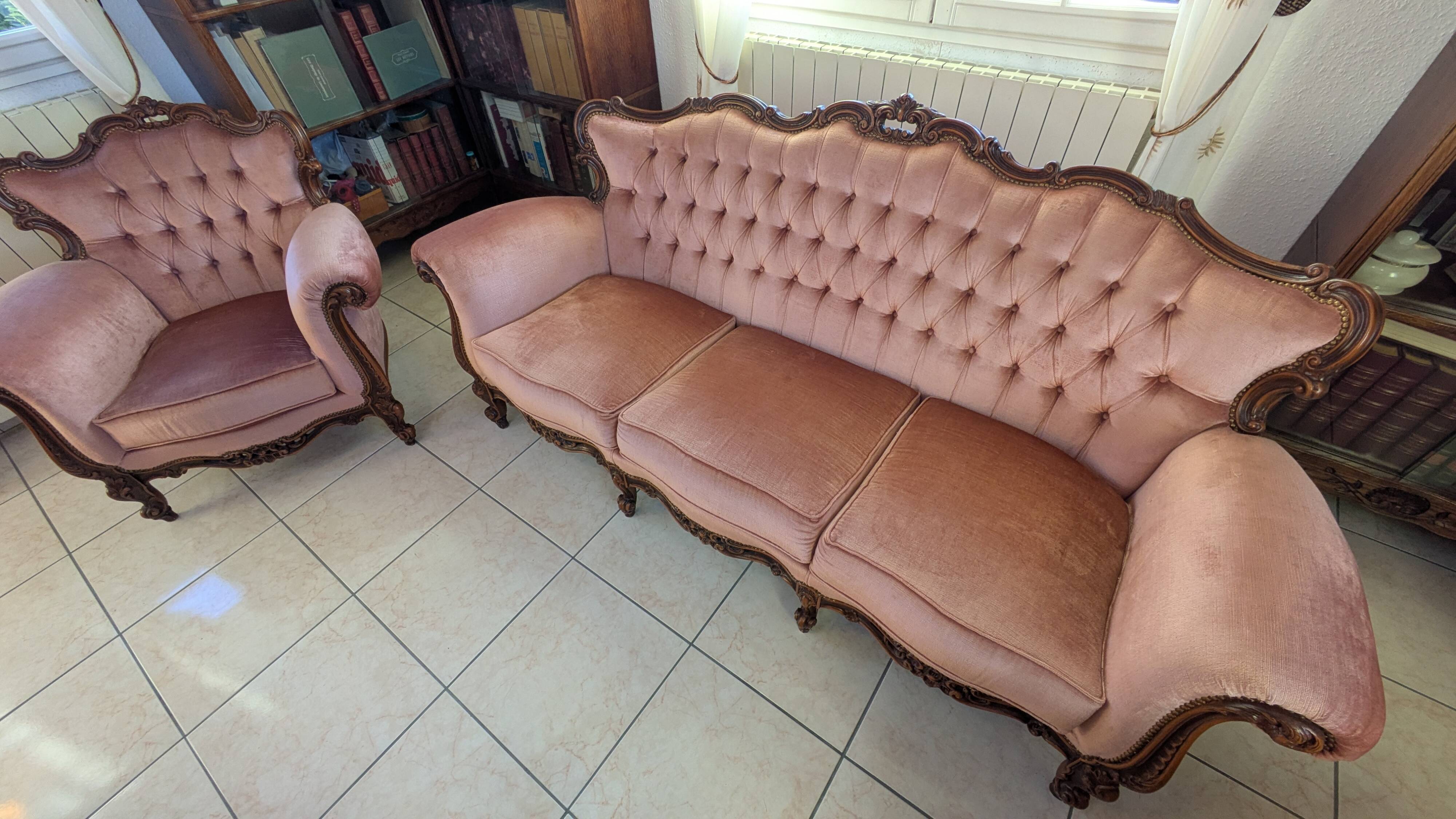 Living room sofa and 2 Napoleon III armchairs in tufted velvet.