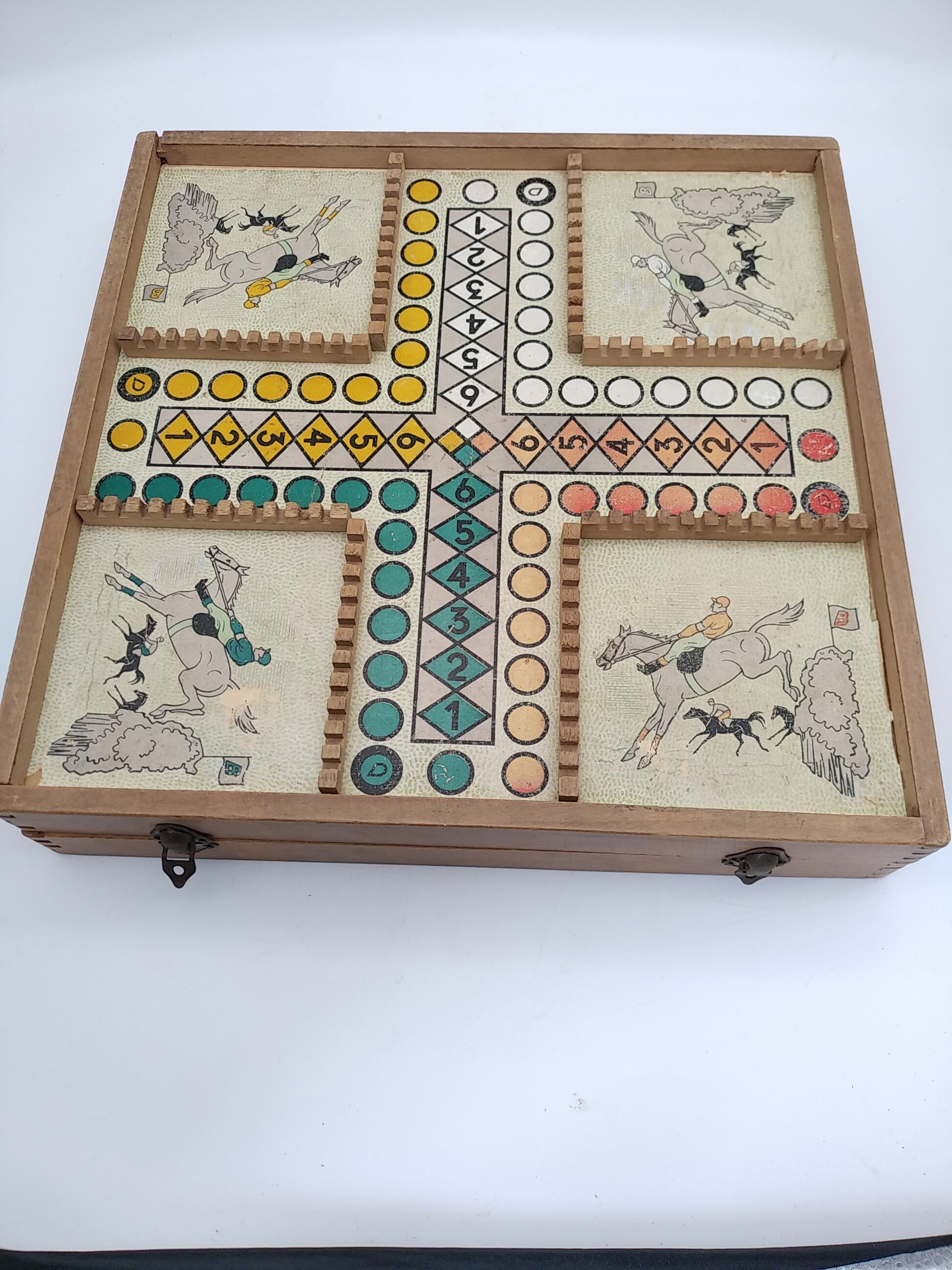 Goose game 60s/70s, little horses, lady