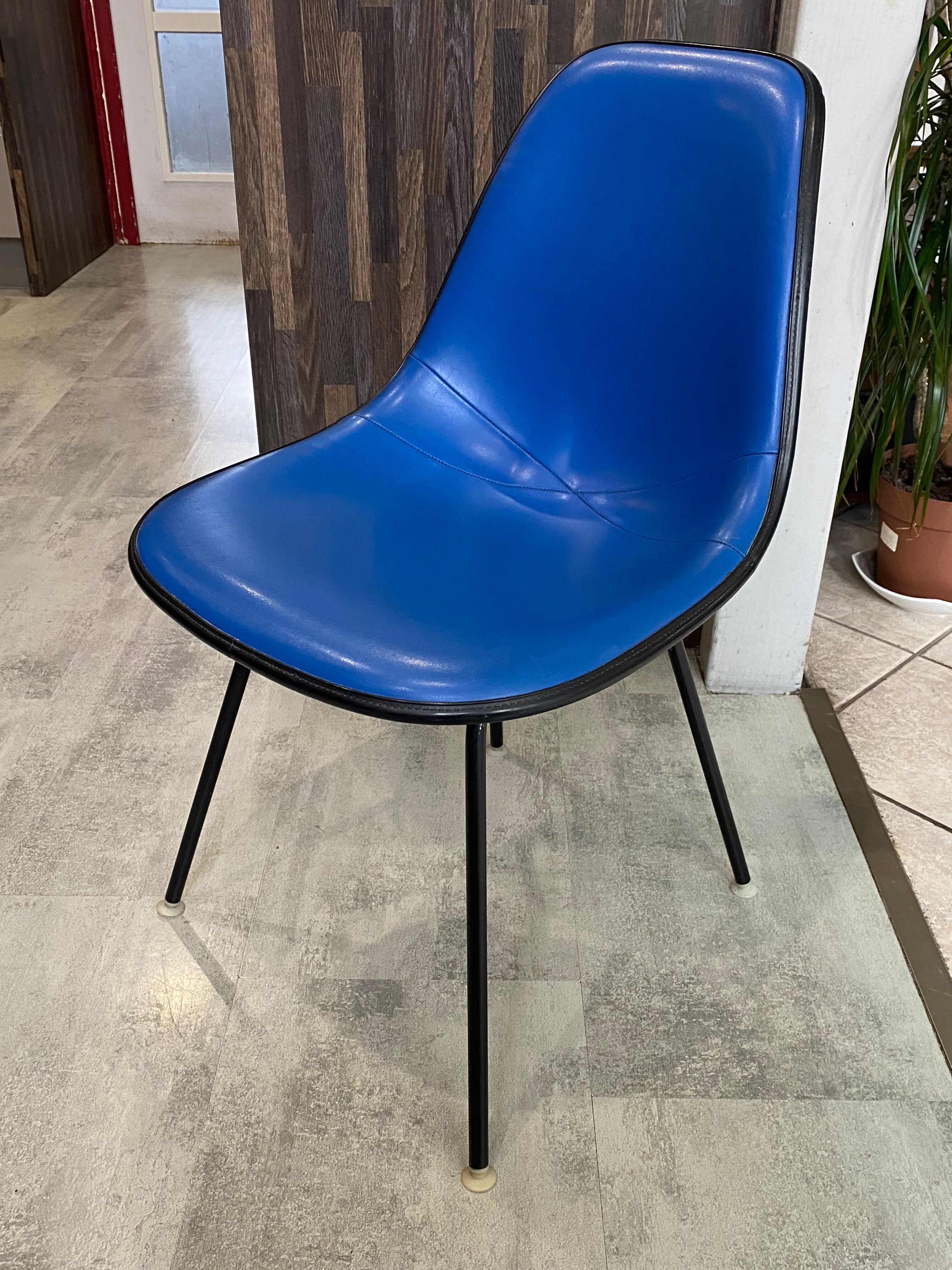 Eames Herman Miller vintage 70s blue vinyl fiberglass chair