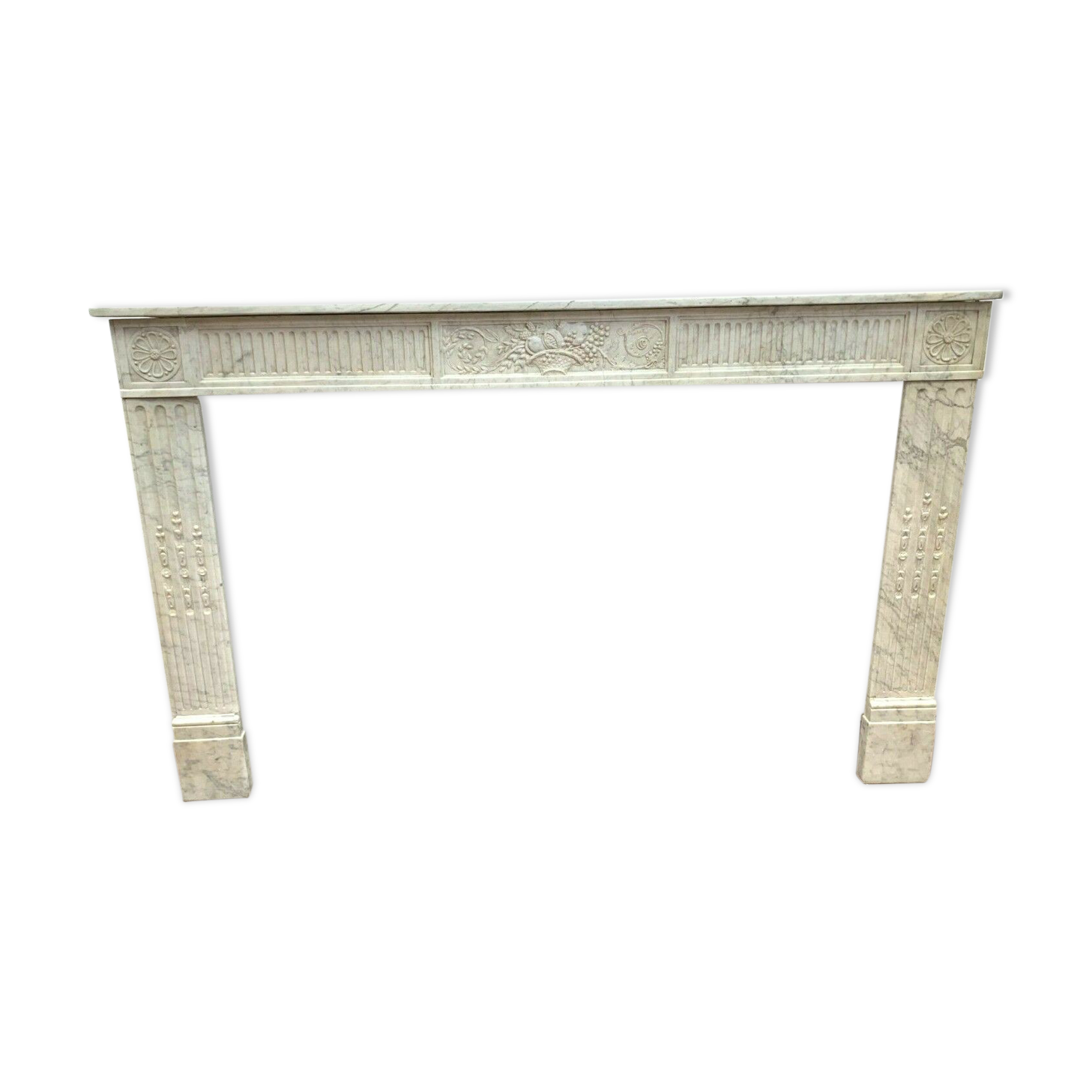 Louis XVI fireplace in 19th century white Carrara marble