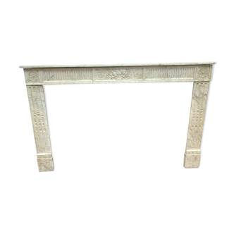 Louis XVI fireplace in 19th century white Carrara marble