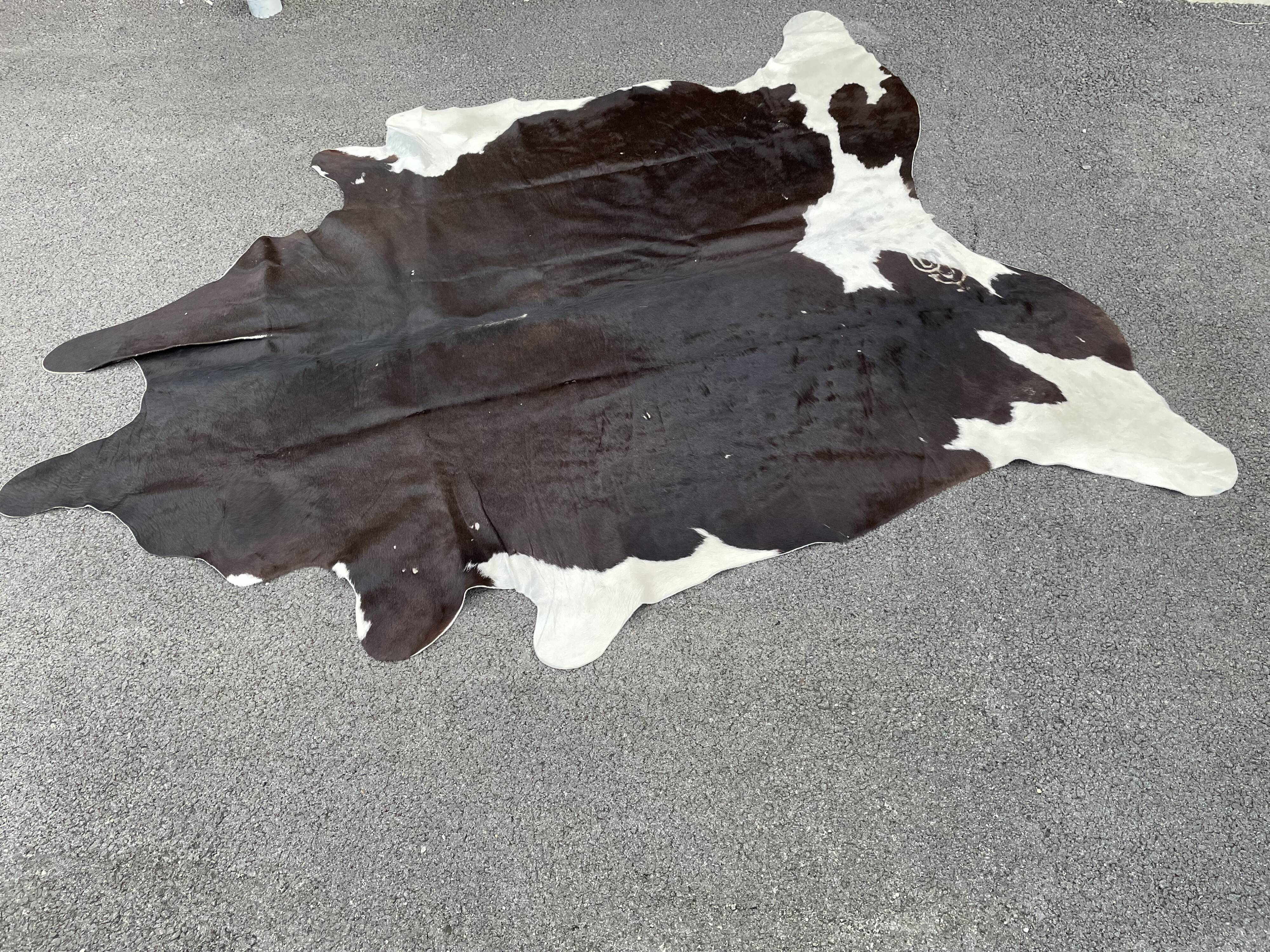 Cowhide mat 210x250cm