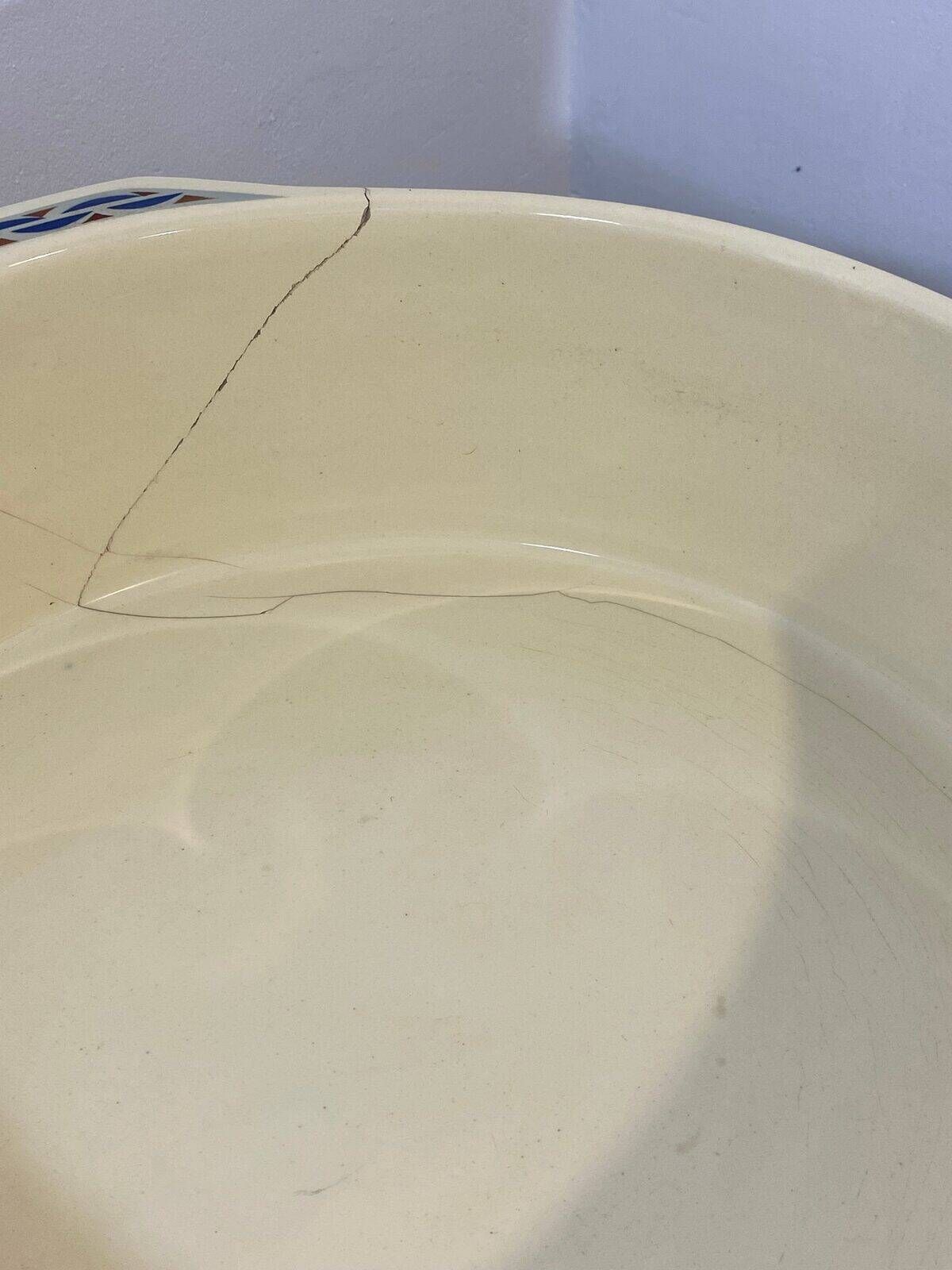 Art Deco bowl and dish from Saint-Amand, hand-painted floral decoration.