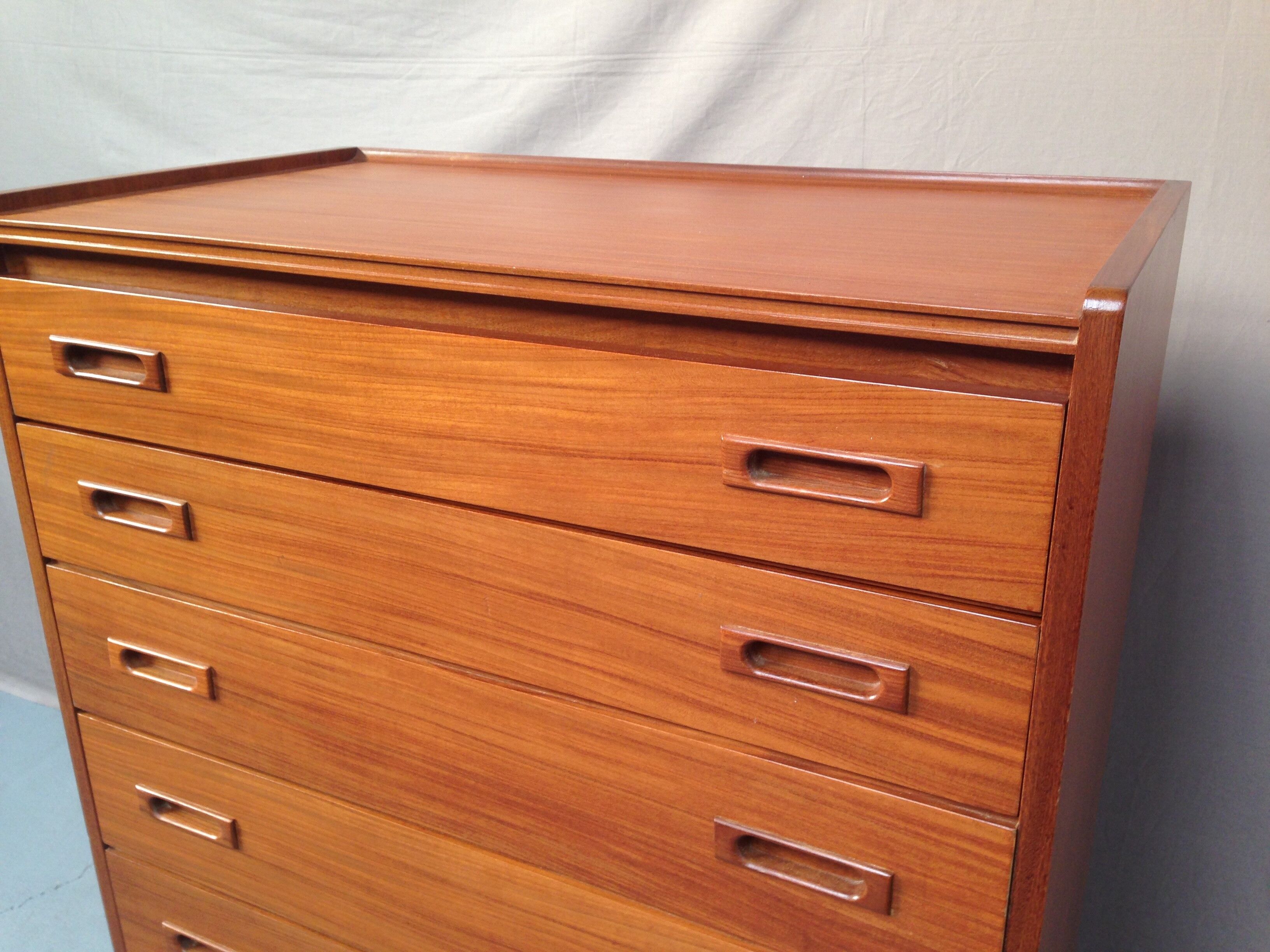 Commode vintage