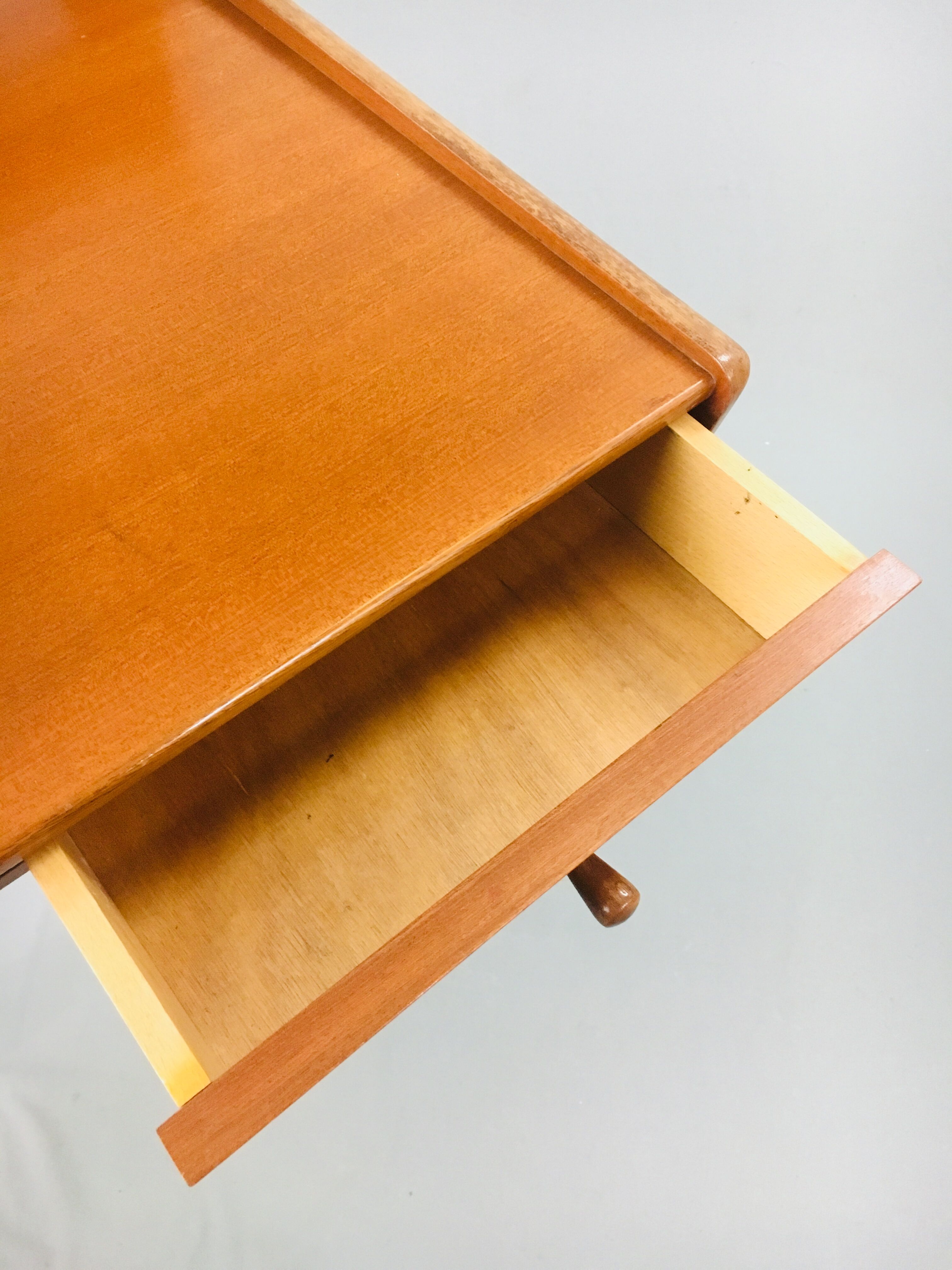 Desk of Jacques Hauville edition Bema