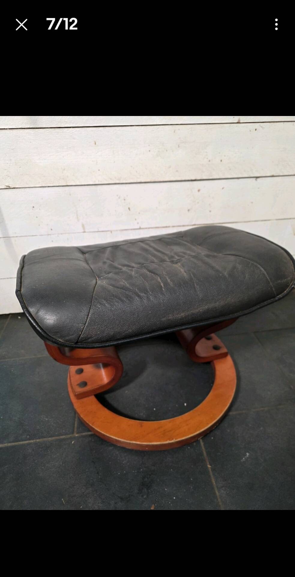 Repose pieds / Pouf en cuir noir  -Stressless