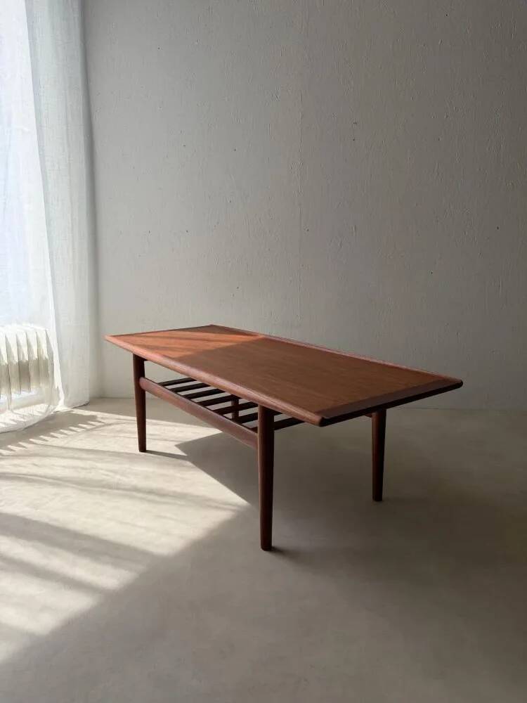 Grete Jalk teak coffee table Glostrup Møbelfabrik 1960s