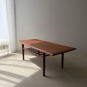 Table basse en teck Grete Jalk Glostrup Møbelfabrik années 1960