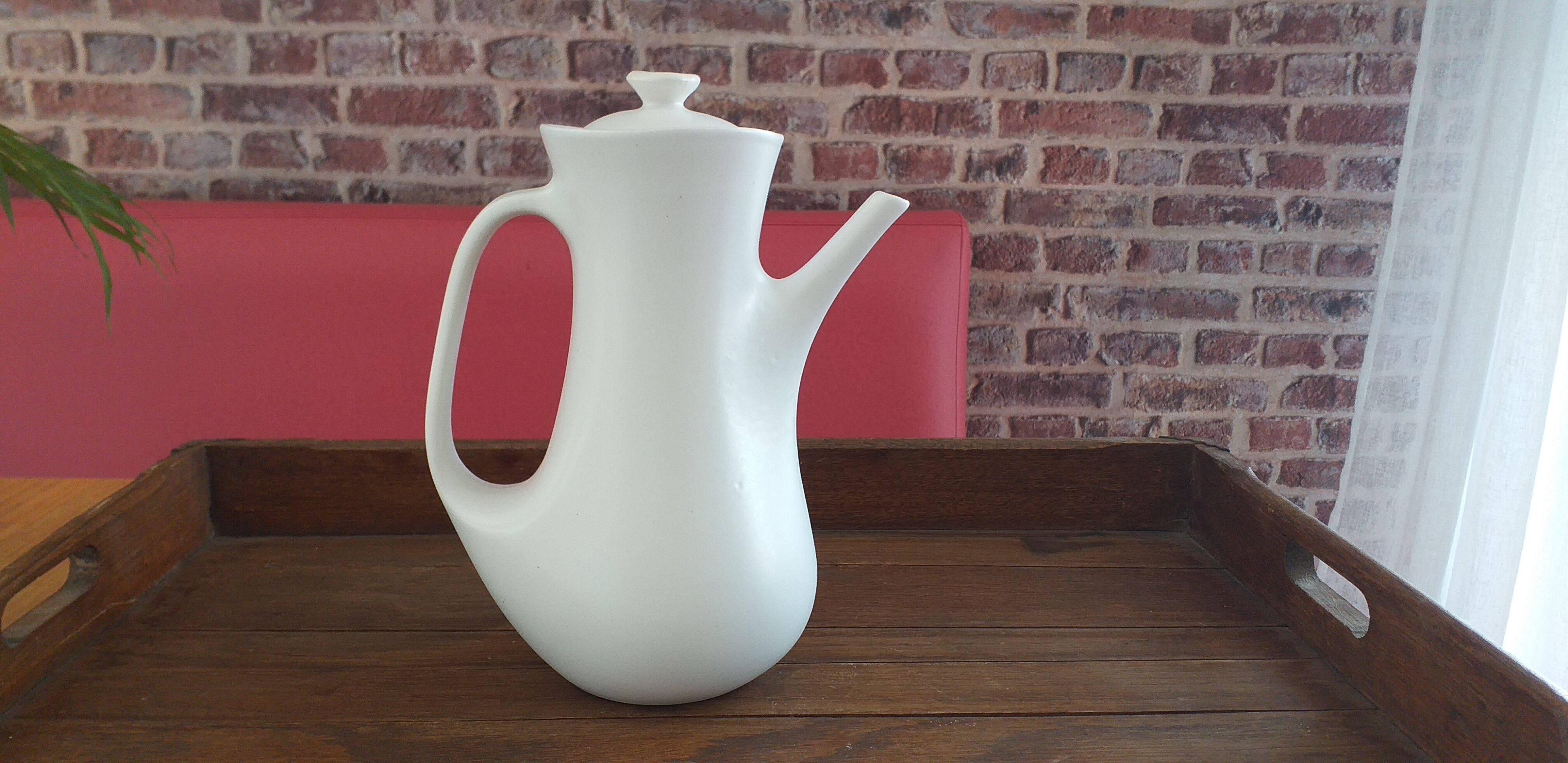 Model Rose Noire coffee maker in Niderviller porcelain