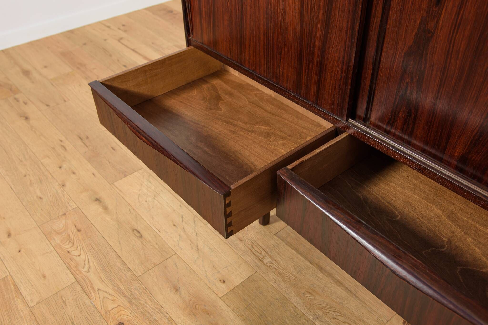 Commode en palissandre du milieu du siècle par E. W. Bach pour Sejling Skabe, Danemark, années 1960.
