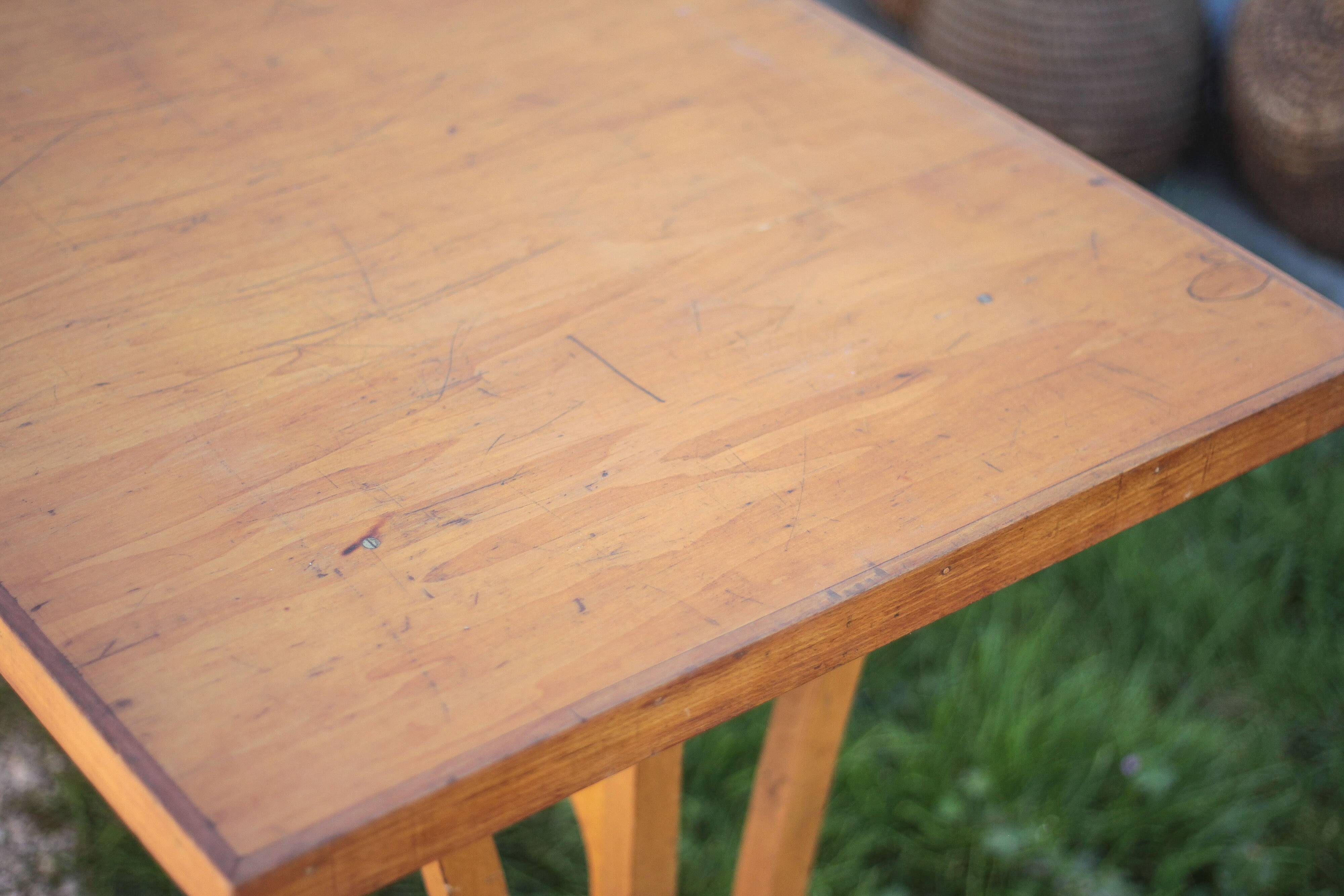 Table bois vintage, table bistrot Maison Guillaume a Bourges, table d'appoi