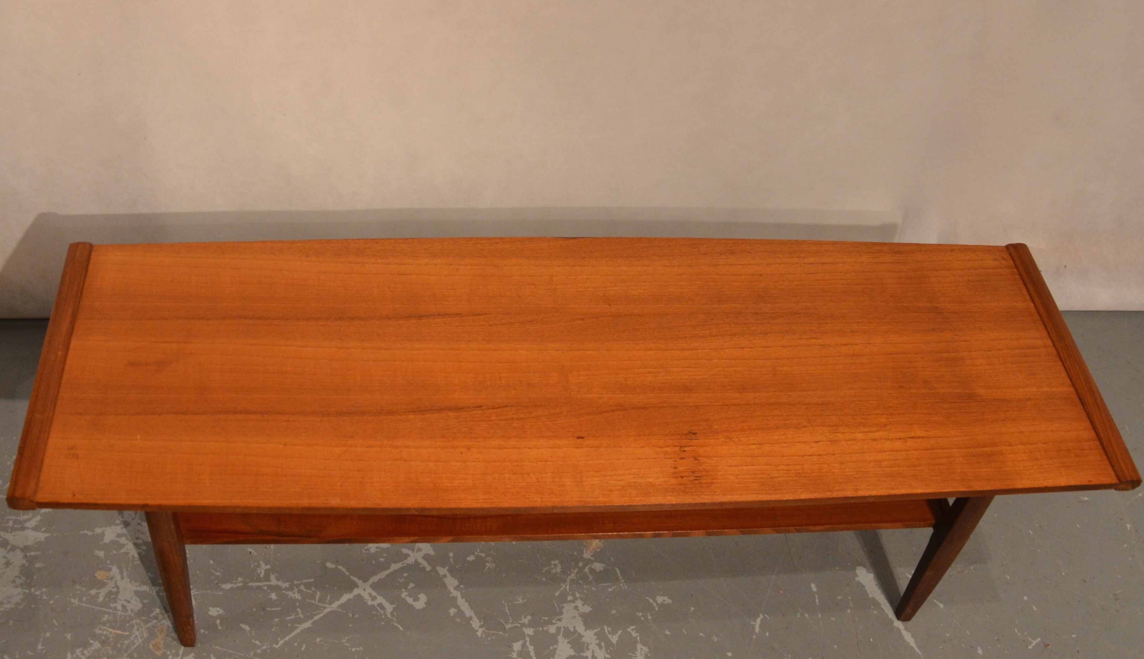 Table basse scandinave en teck