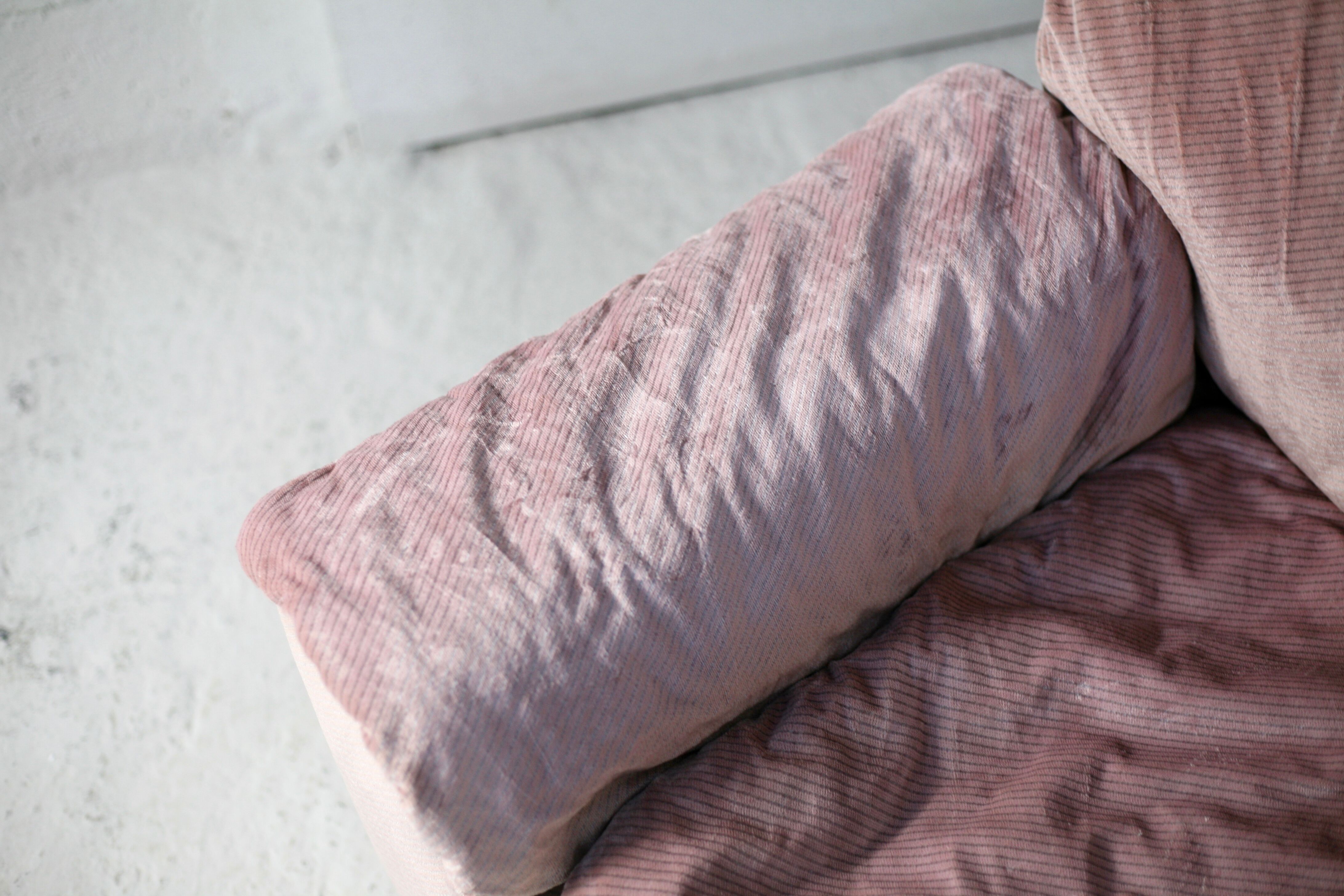 Cinna, pair of armchairs foam and velvet ras pink pale, France, circa 1970