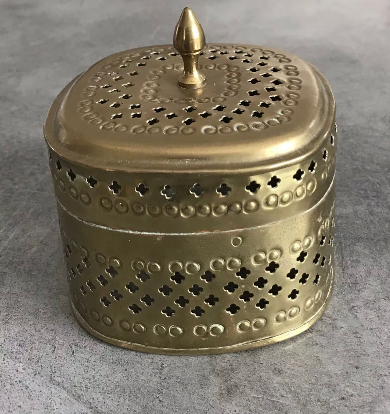 SQUARE DECORATIVE JEWELRY BOX MADE OF BRASS