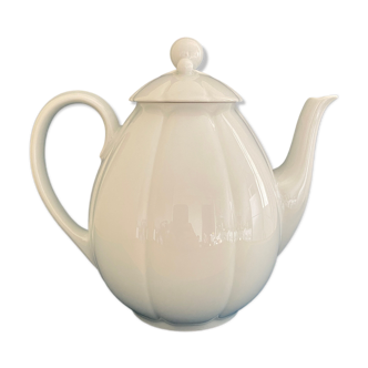 Porcelain teapot