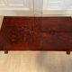 Table basse laque rouge et or 1970s