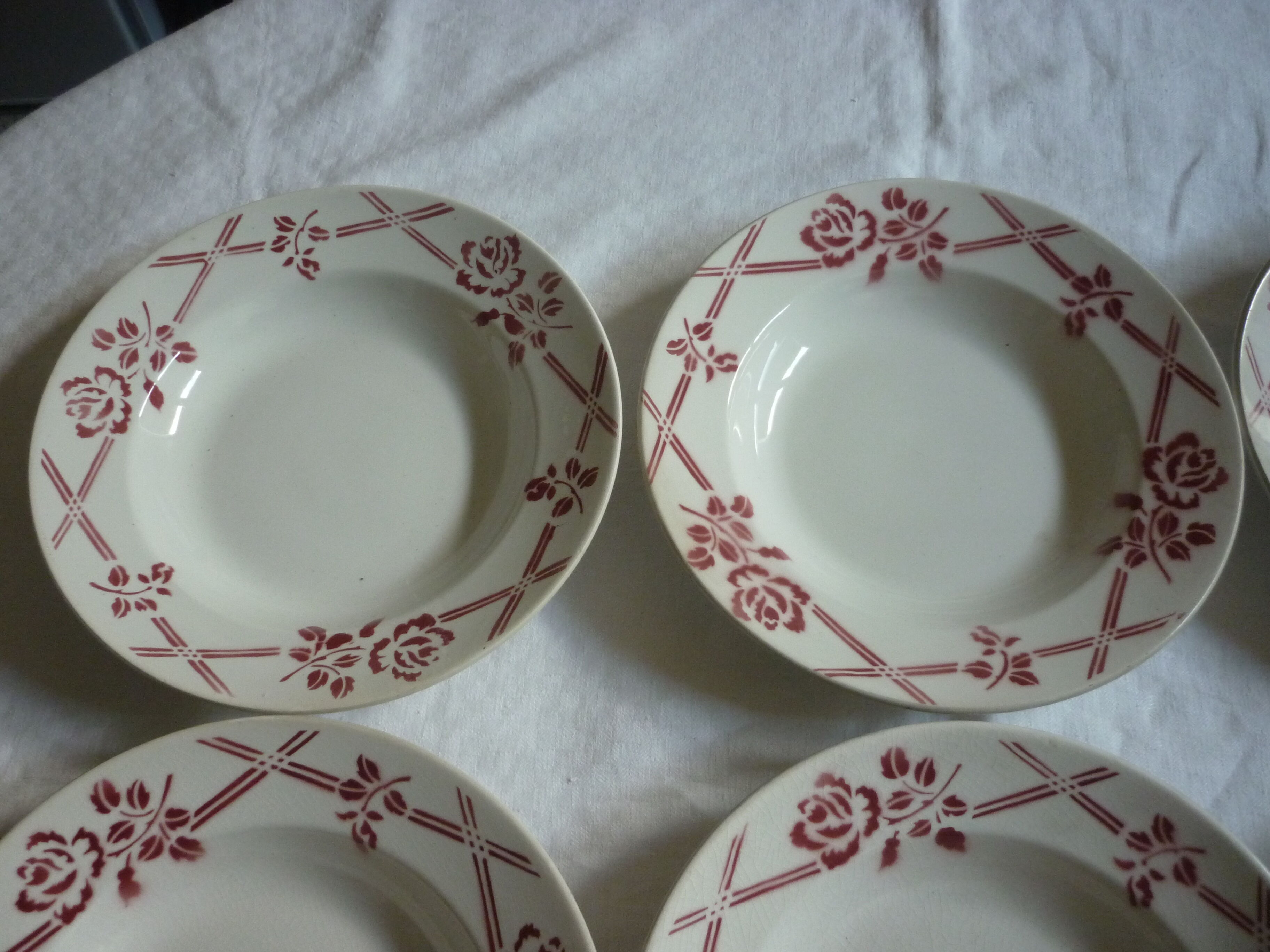 6 plates hollow earthenware vintage wolves mill