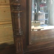 Miroir biseauté de style Henri ii en noyer