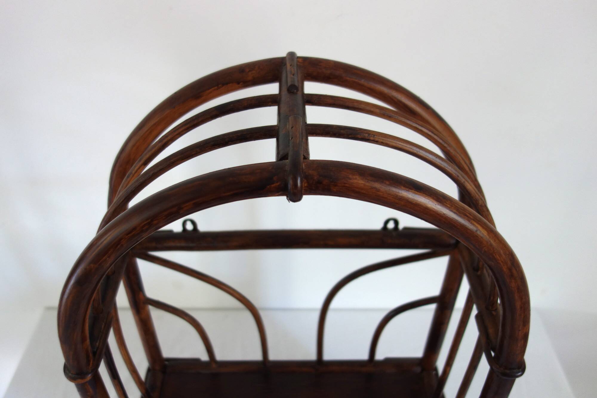 Petite étagère en rotin vintage
