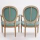 Paire de fauteuils médaillon couleur bleu turquoise de style Louis XVI