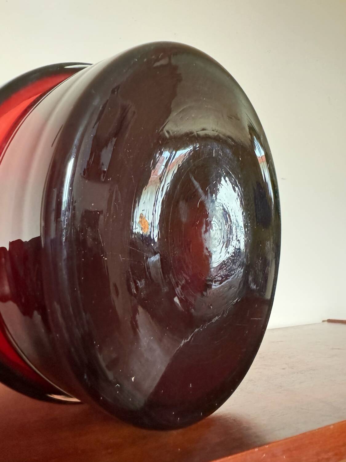 Red glass flowerpot from the 60s