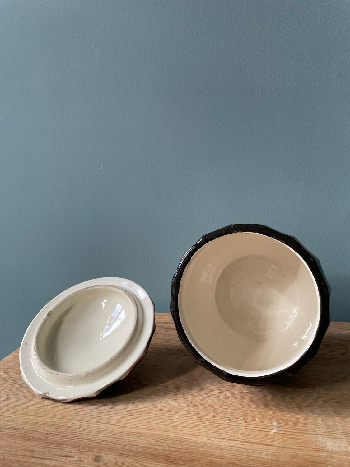 Covered pot in glazed ceramic Gustave De Bruyn