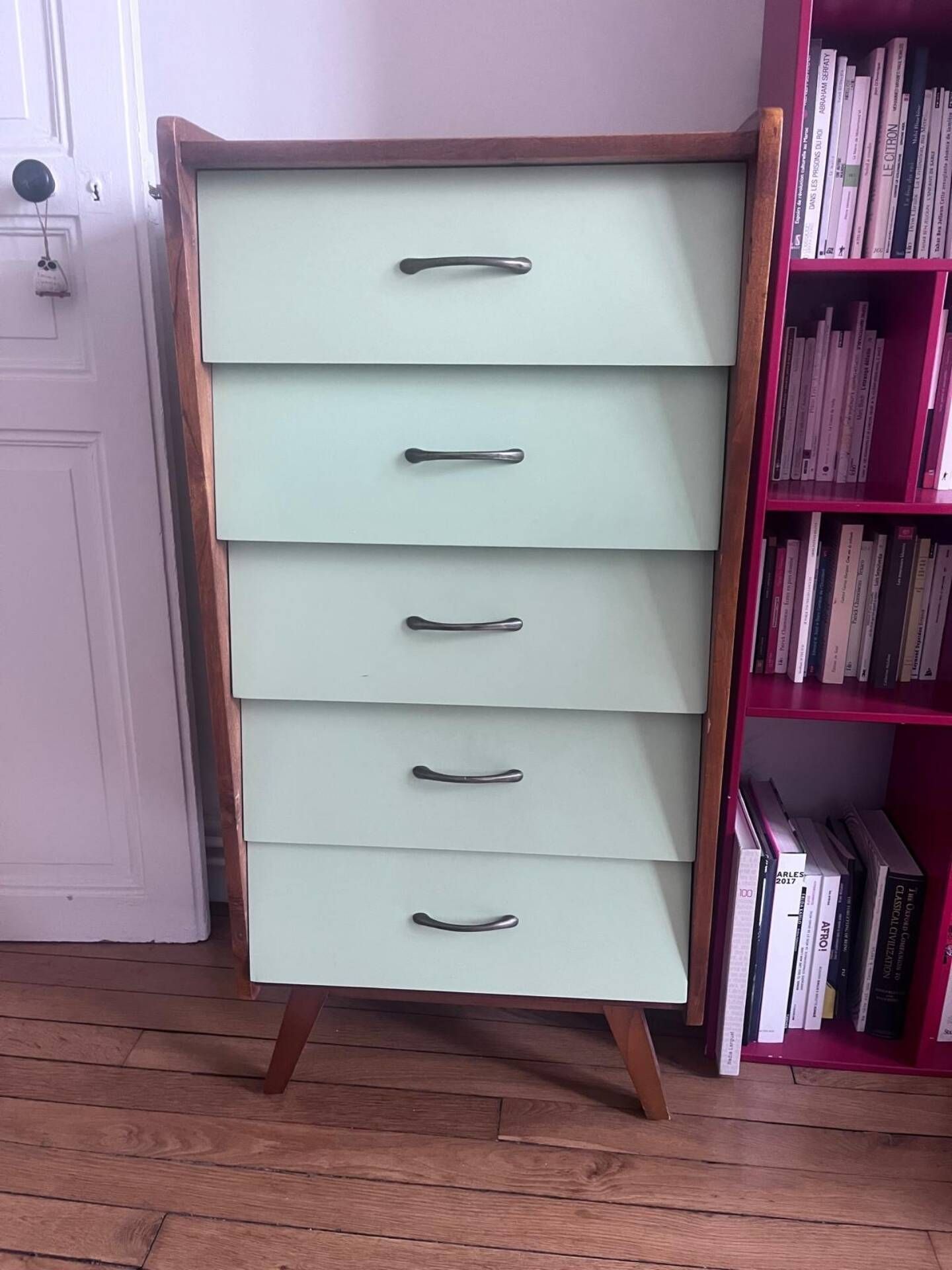 Chest of drawers