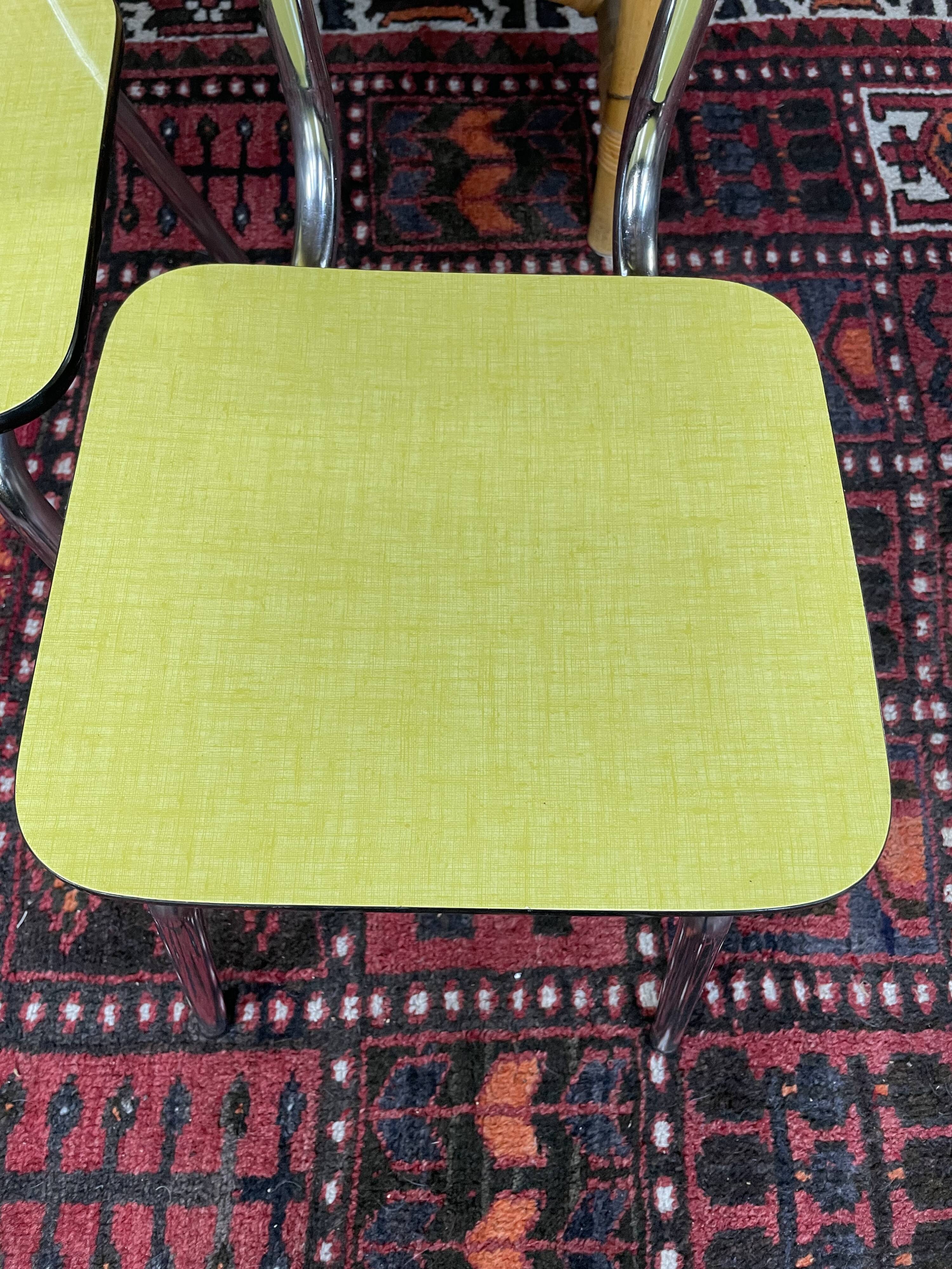 Chaises en formica 1960