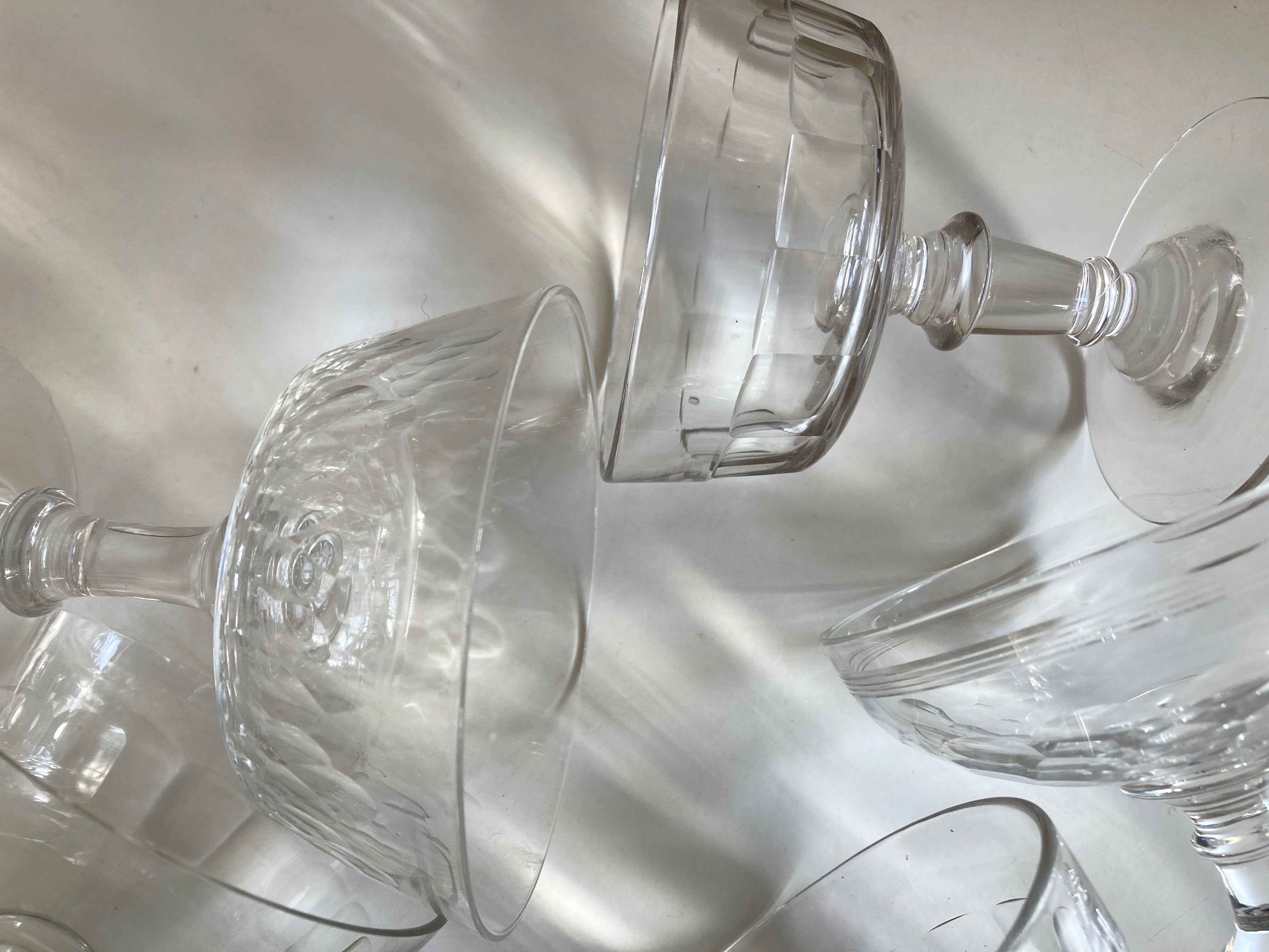 Set of 6 glasses of champagne 19th with flat sides and scales