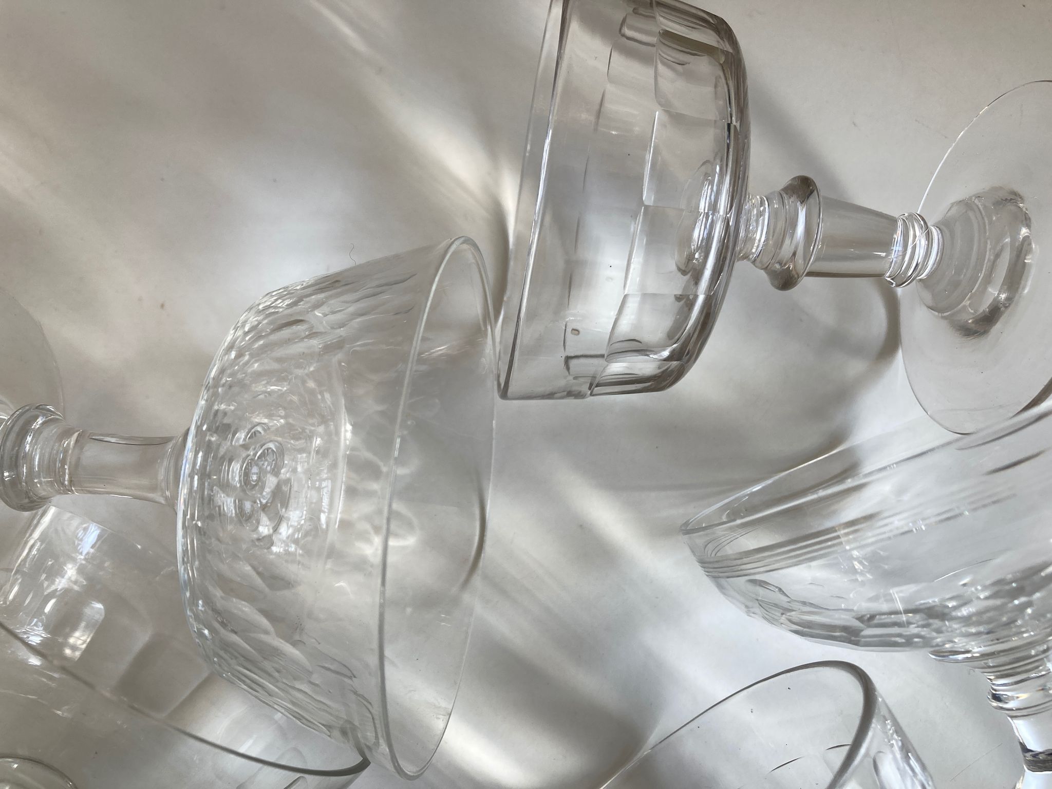 Set of 6 glasses of champagne 19th with flat sides and scales