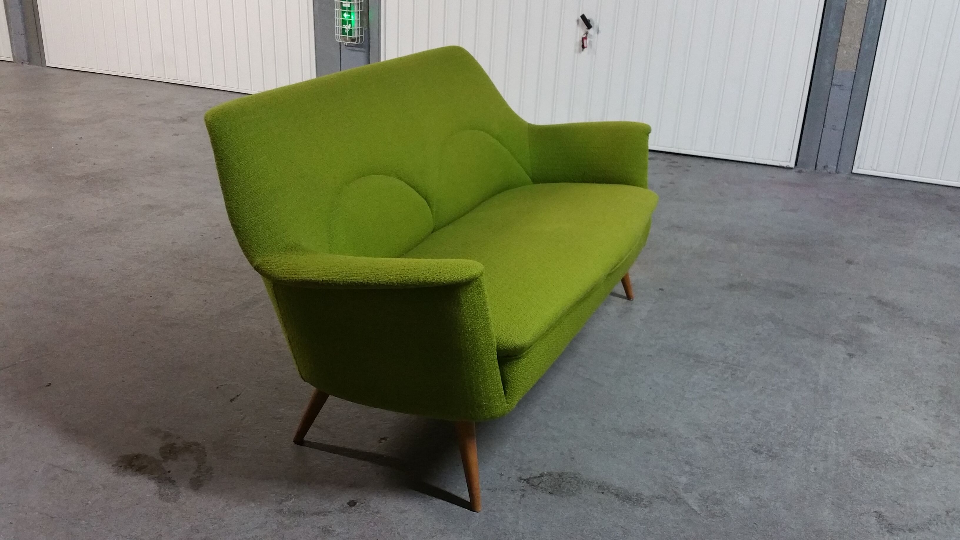 Canapé années 50, 60 vert anis