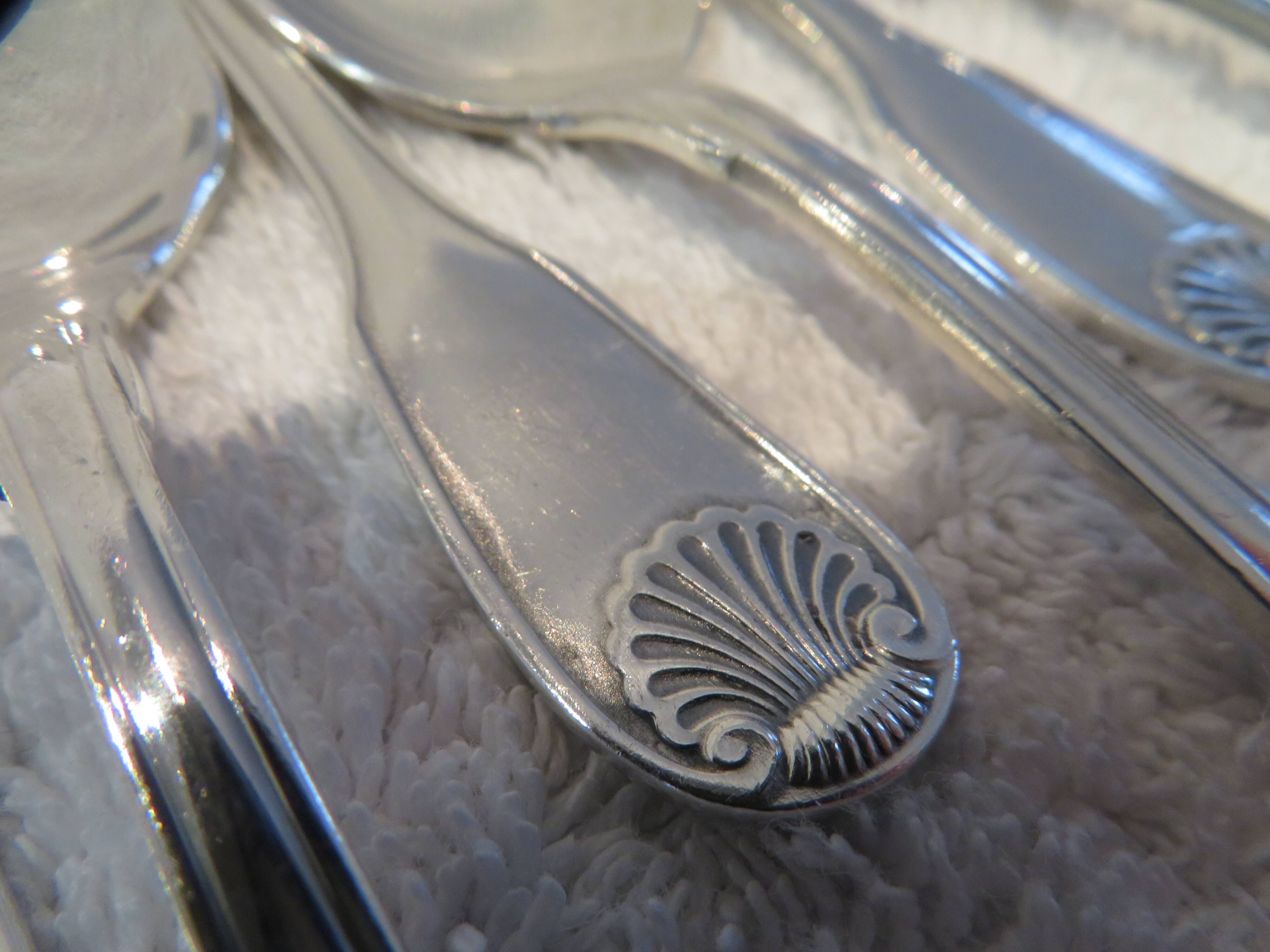 12 silver-plated ice cream scoops, Christofle Vendome model, 12.9 cm