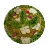Assiette en barbotine décor fleur