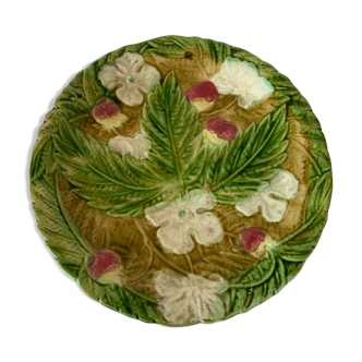 Plate in dabbling flower decoration