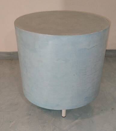 Pastel blue cylindrical coffee table "Tambour" – Artisan design.