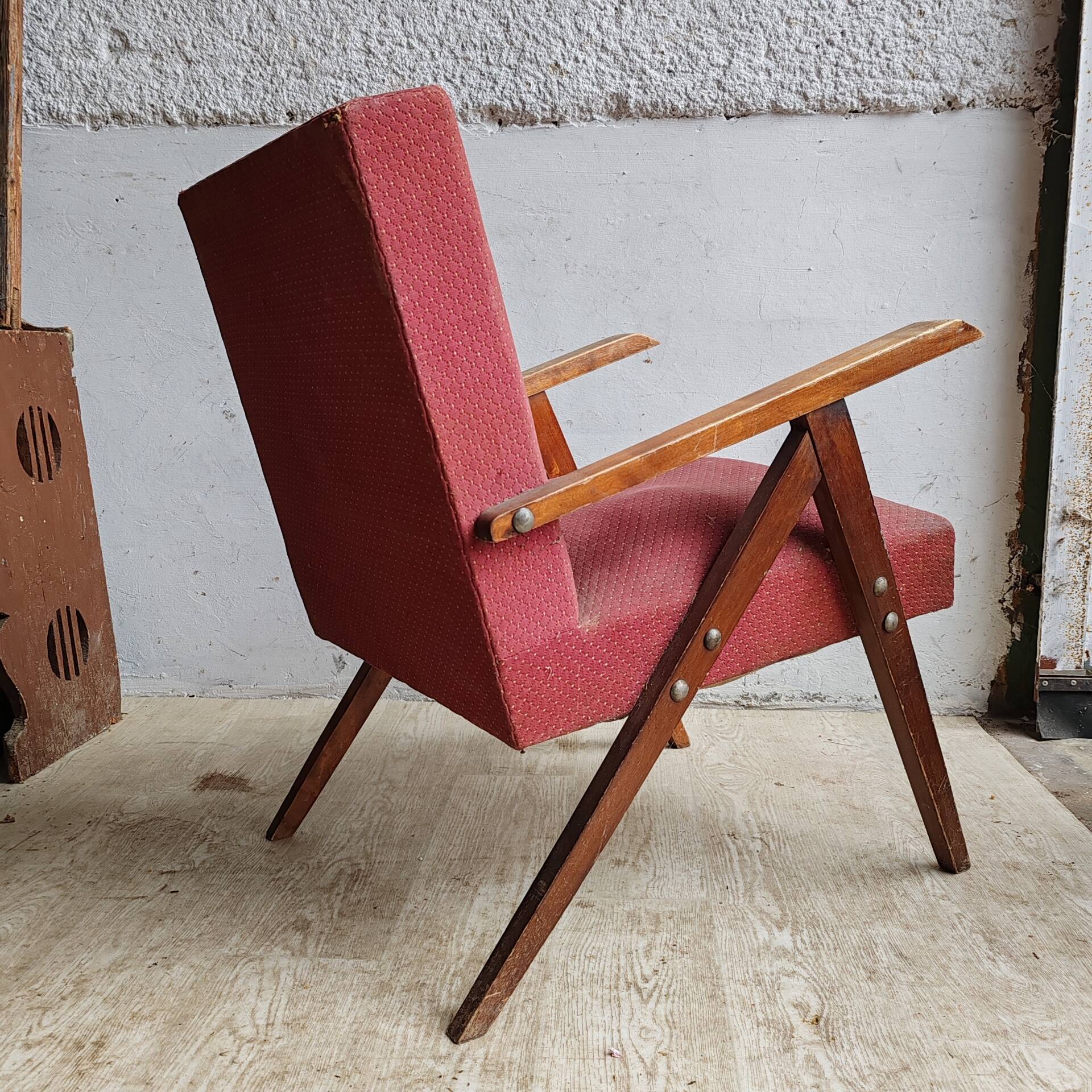 Henryk Lis 300-190 Mid Century Modern Polish lounge chair