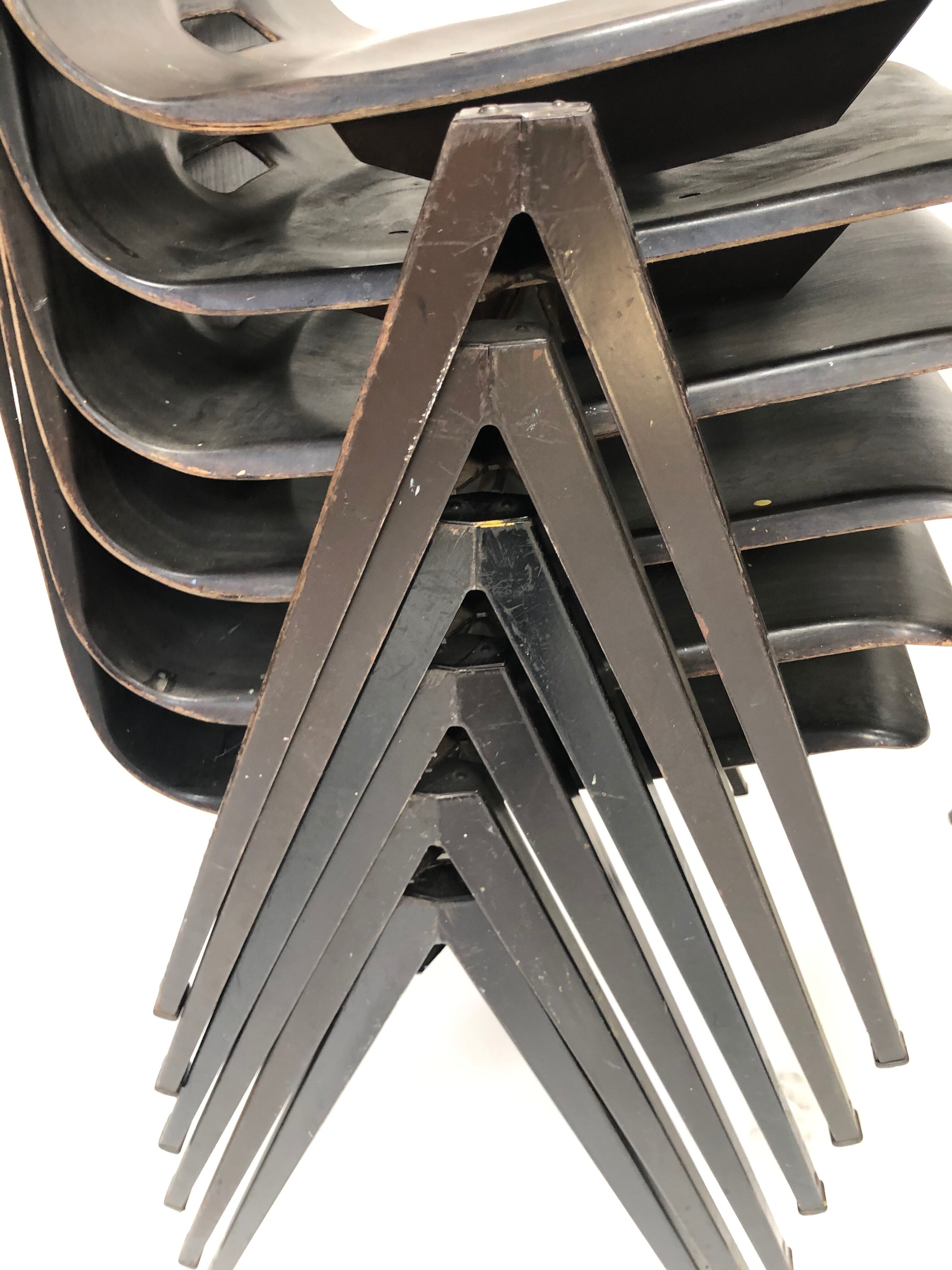 Pagholz Galvanitas S22 stackable school chair