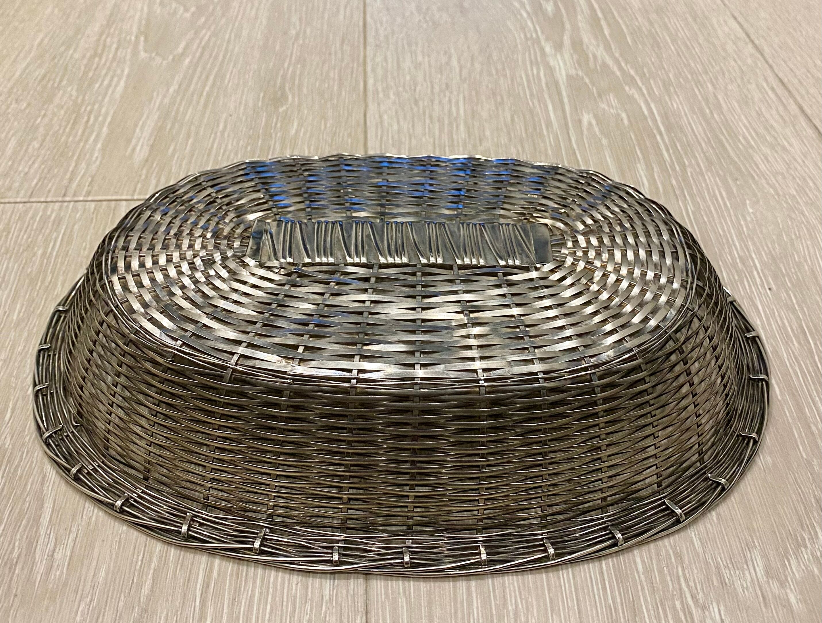 Silver metal breadbasket