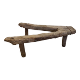 Banc brutaliste atypique