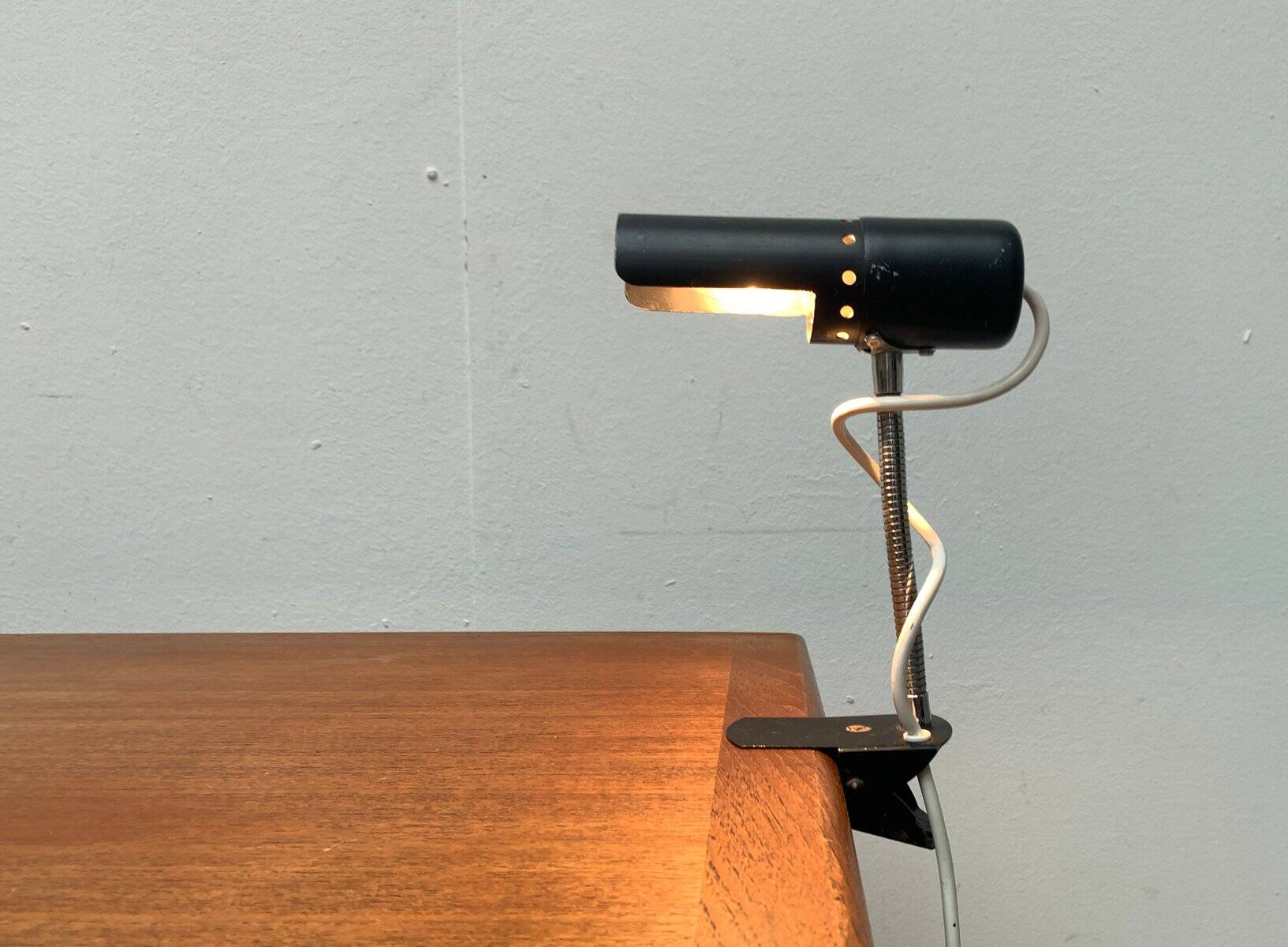 Mid-century minimalist clamp table lamp, 1960s