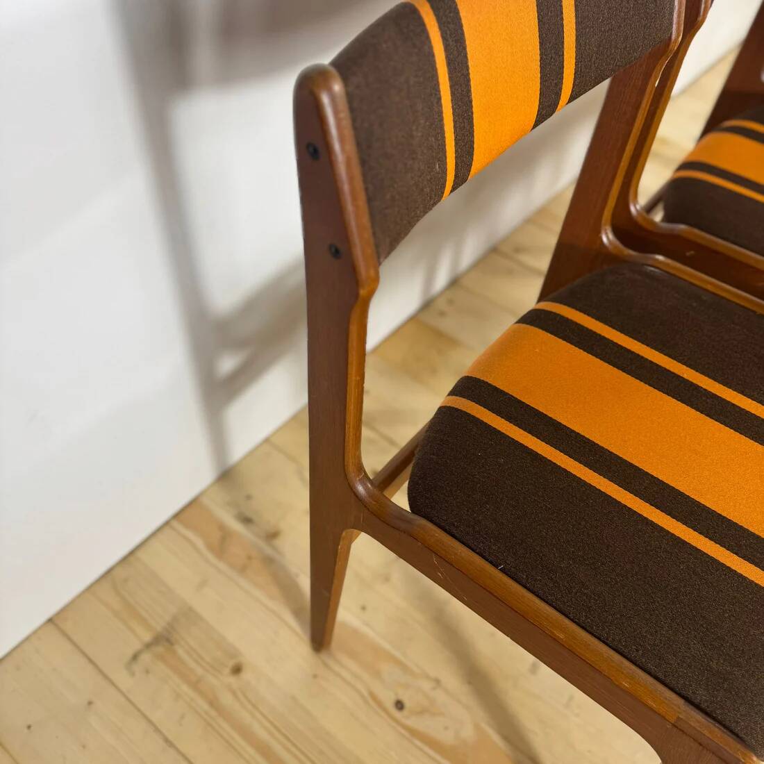 Set of 6 vintage chairs attributed to Erik Buch – Denmark, 1960s