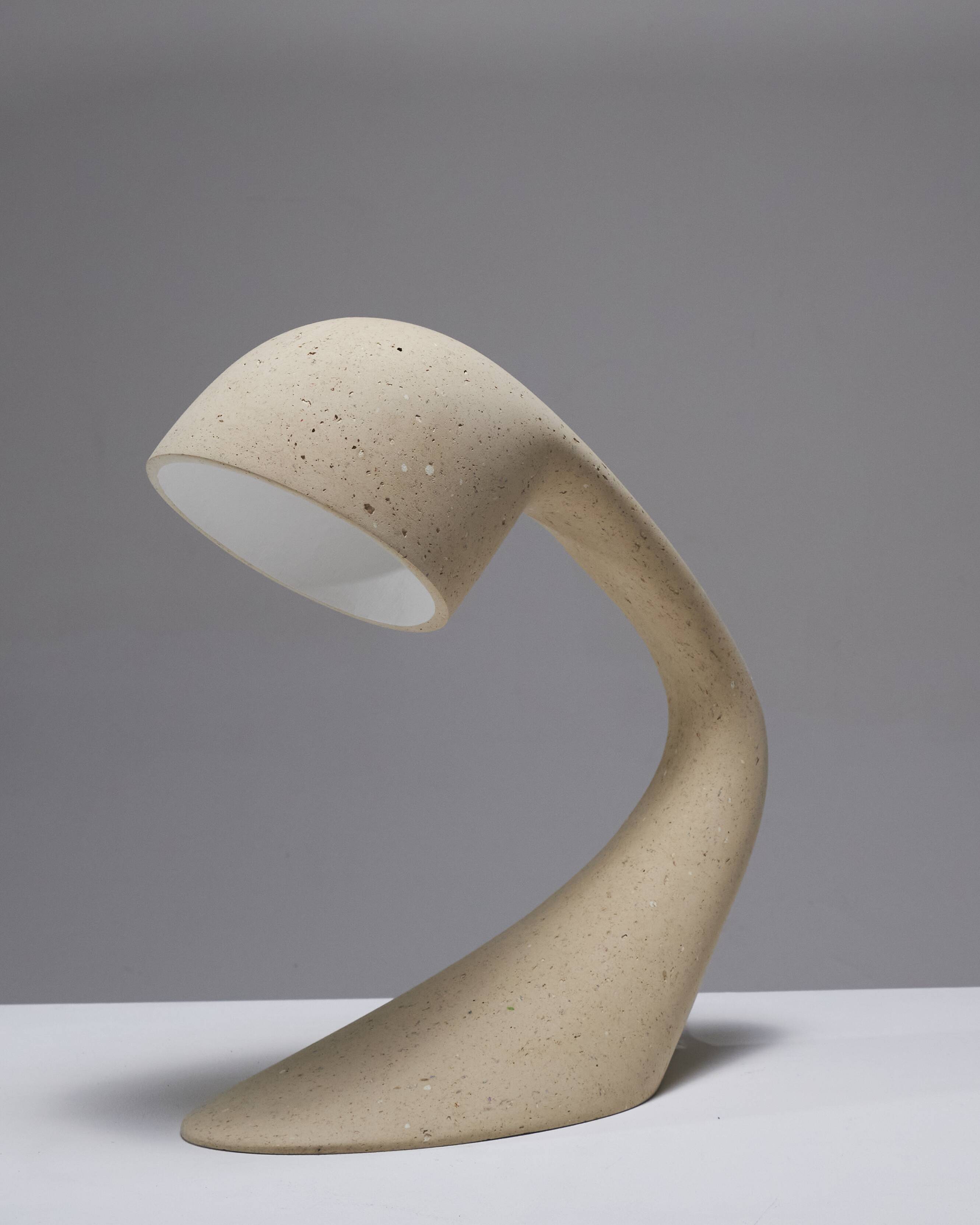 Invider M desk lamp