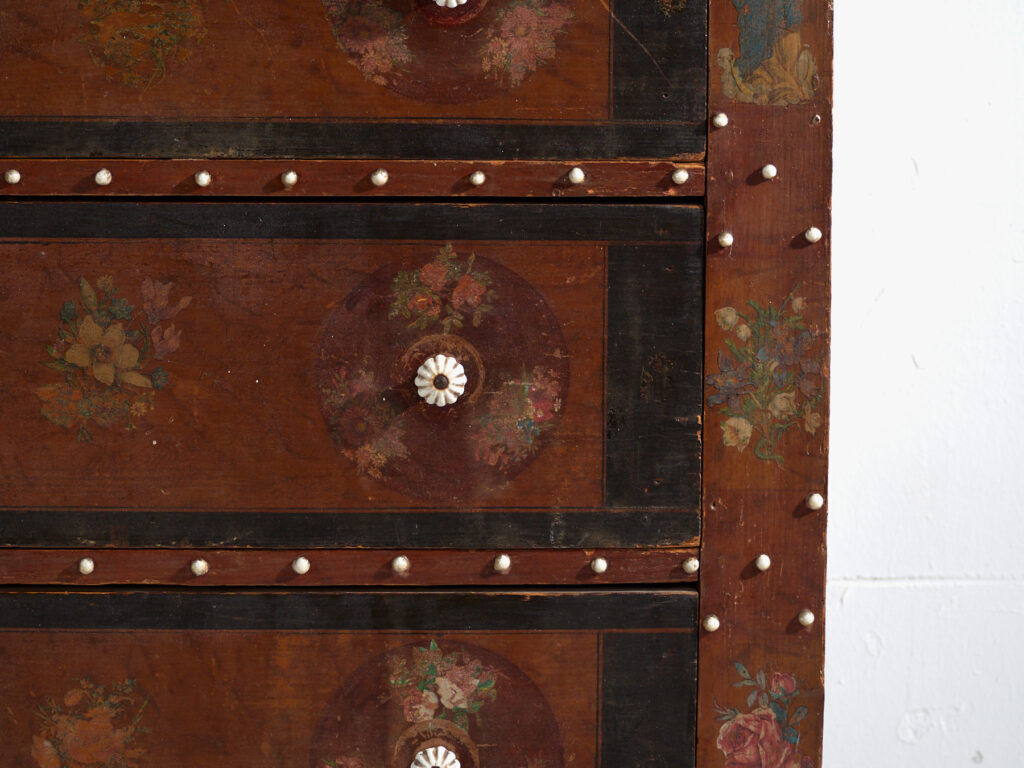 Commode populaire ancienne peinte – Autriche, vers 1900