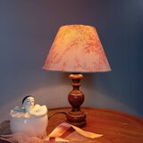 Table lamp with cream/pink toile de Jouy shade, turned wooden base 1960