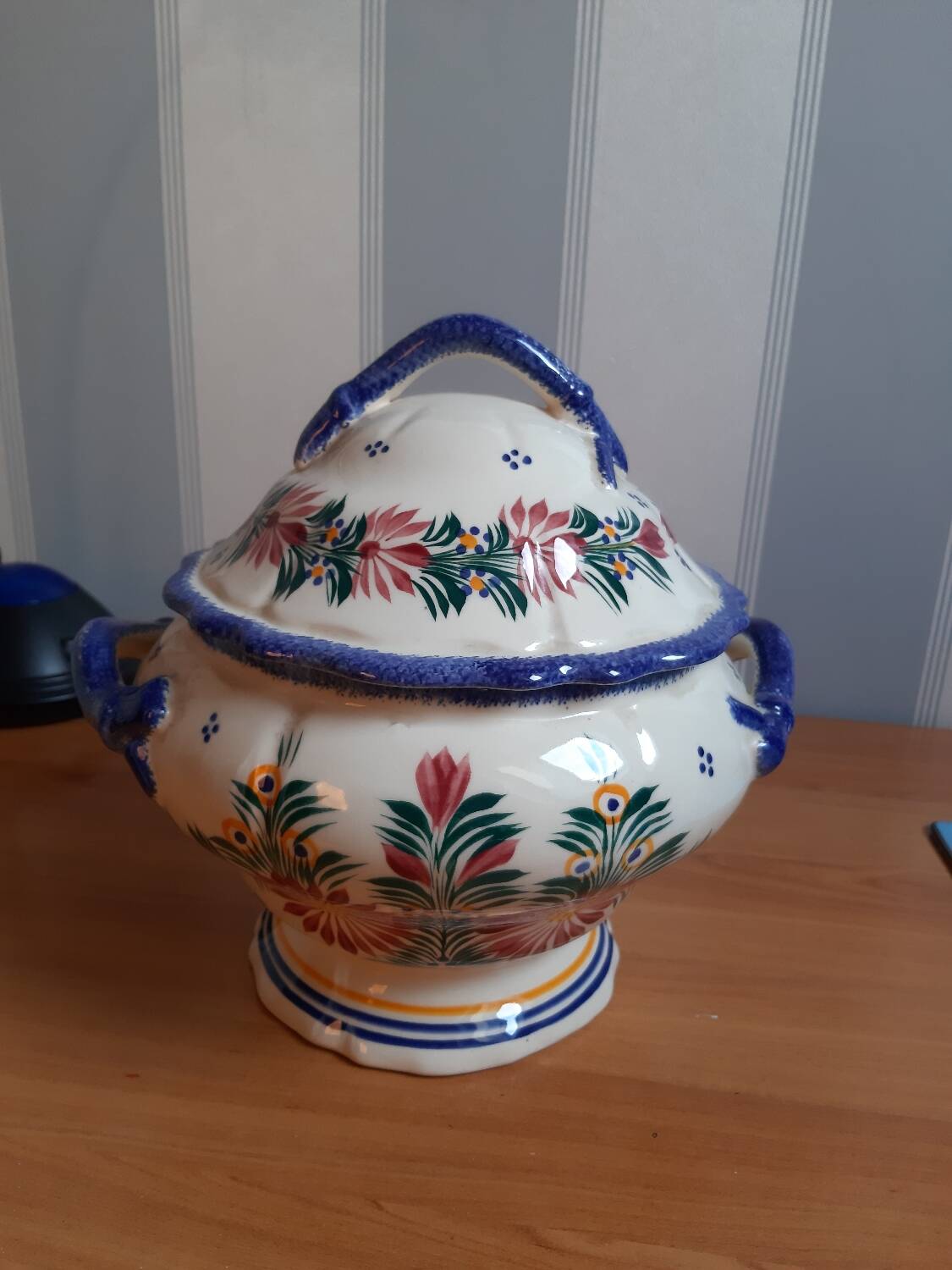 Henriot Quimper tureen