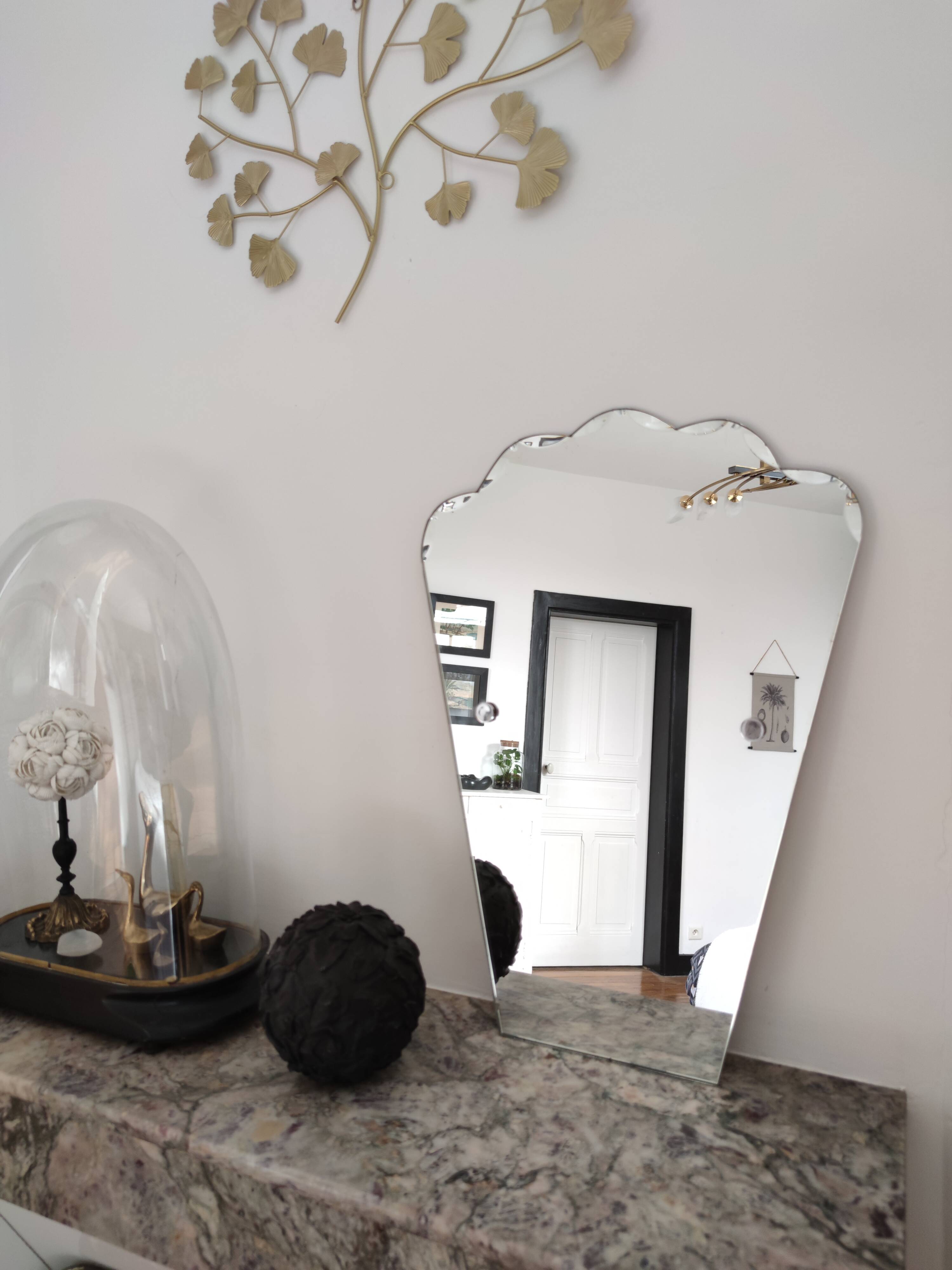 Bevelled mirror 41x51cm