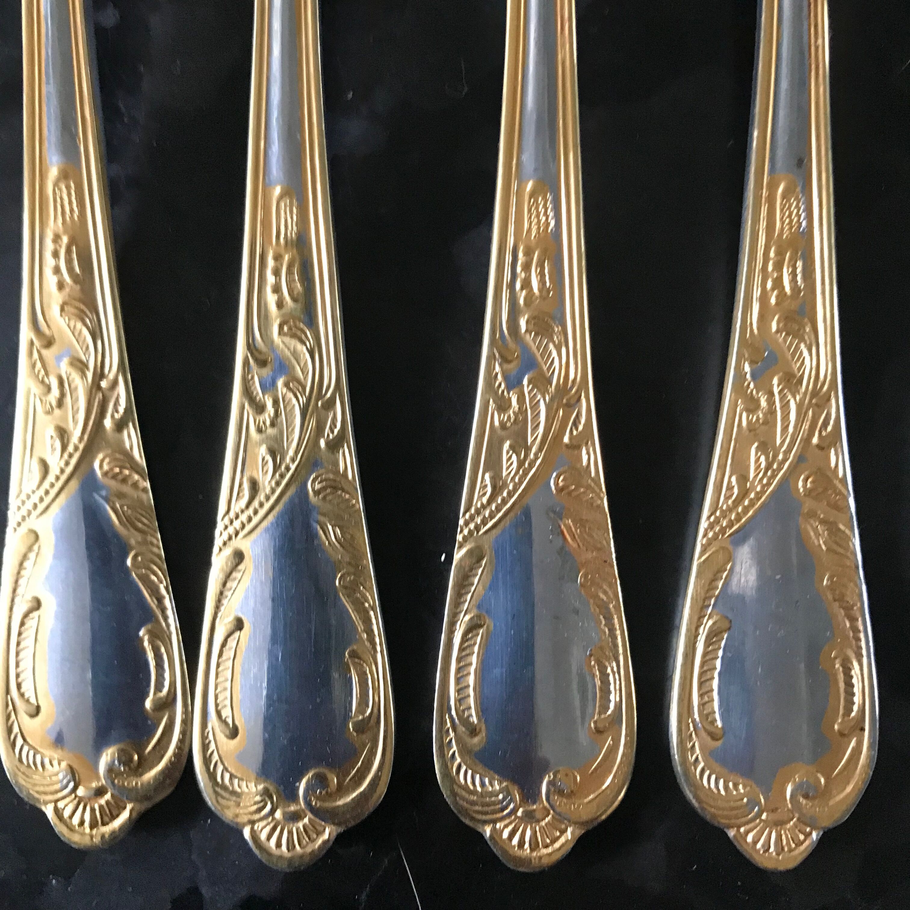 Christmas Pop-up 2022 Set of 4 gold-plated dessert forks.