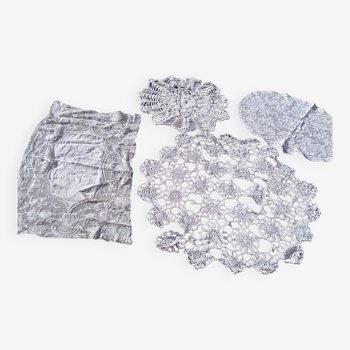 4 lace and crochet doilies