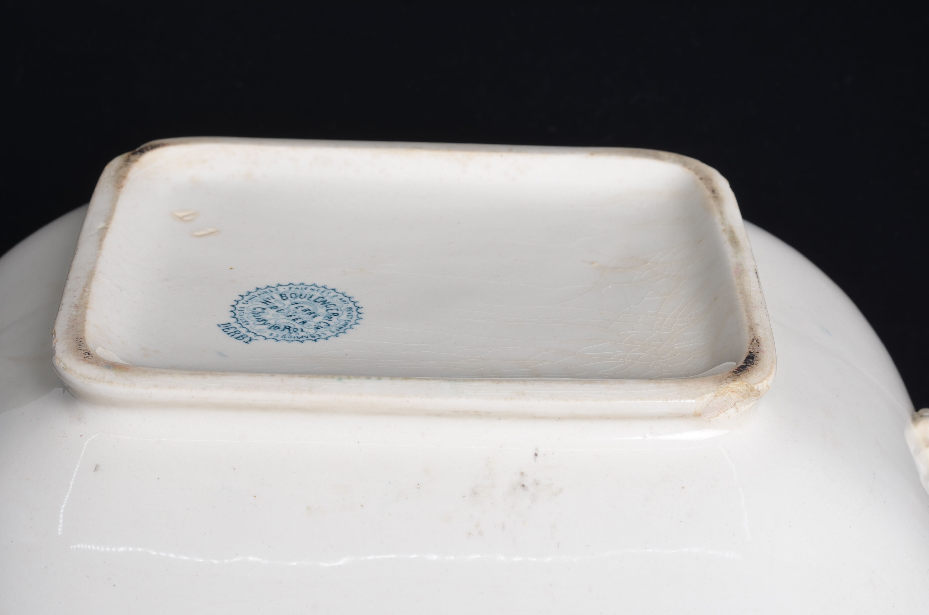 Rectangular tureen iron earth